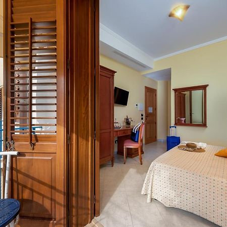 Hotel Mediterraneo Centro San Vito Lo Capo Esterno foto