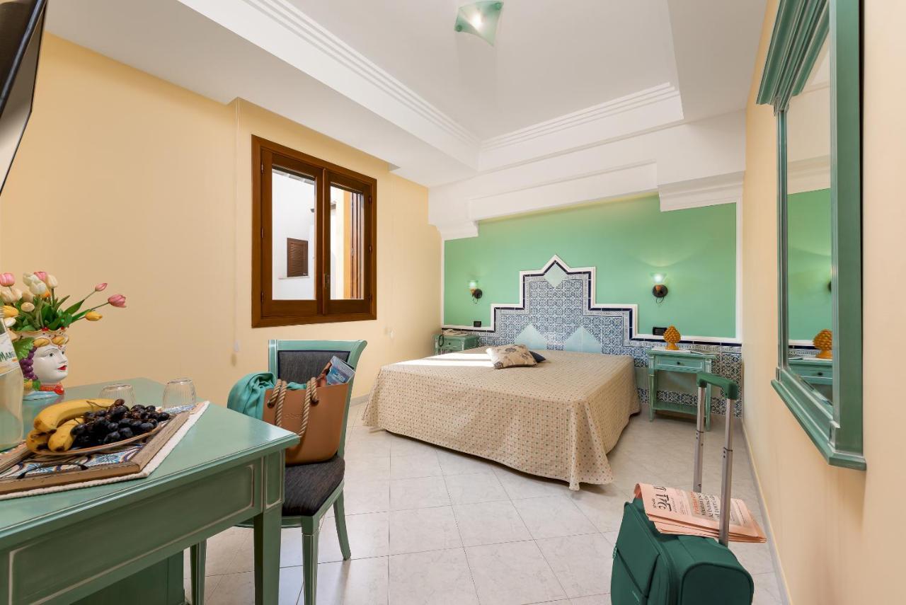 Hotel Mediterraneo Centro San Vito Lo Capo Esterno foto